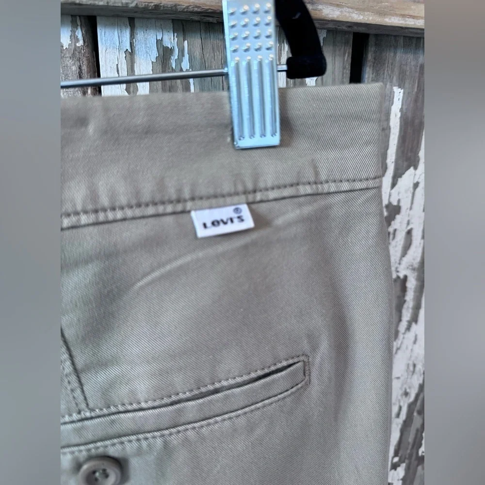 Levi’s Slacks Tan Size 38x32 Flat Front
